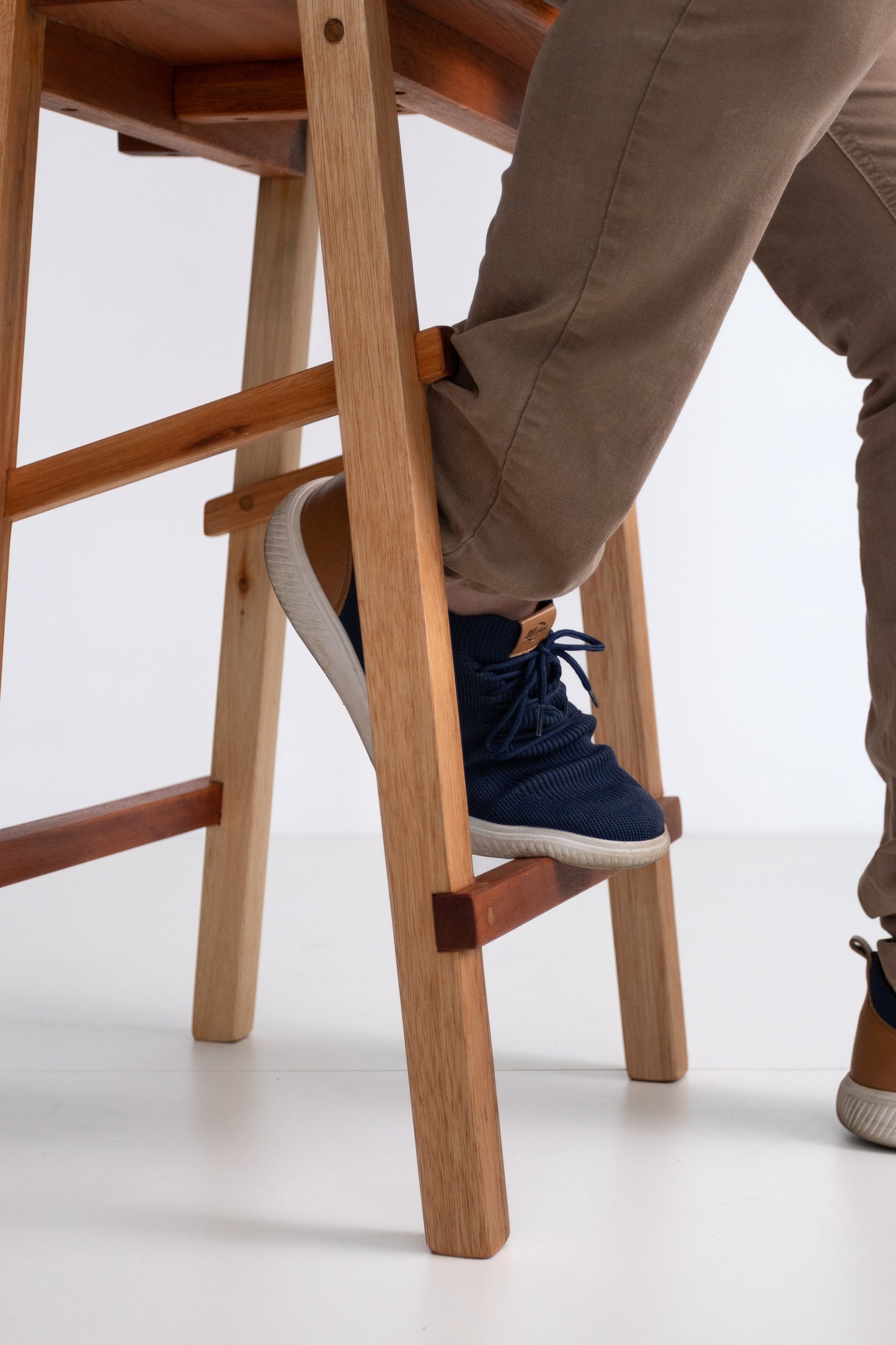 EM BREVE - Lançamento - Banqueta Catarina