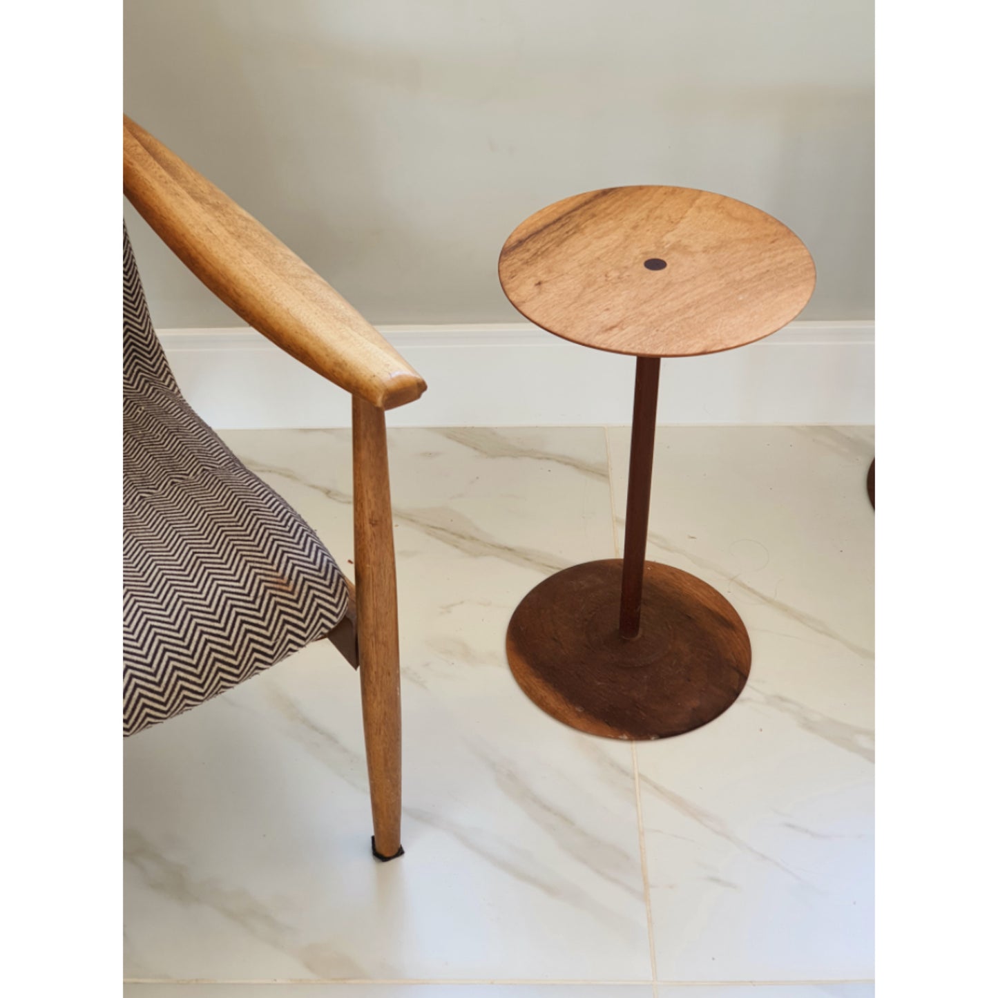 Mesa Lateral / Mesa de Apoio - Cerchi