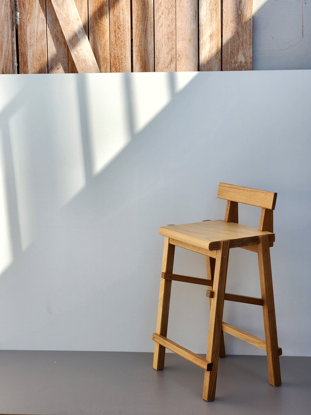 Banqueta Catarina em ambiente com luz natural