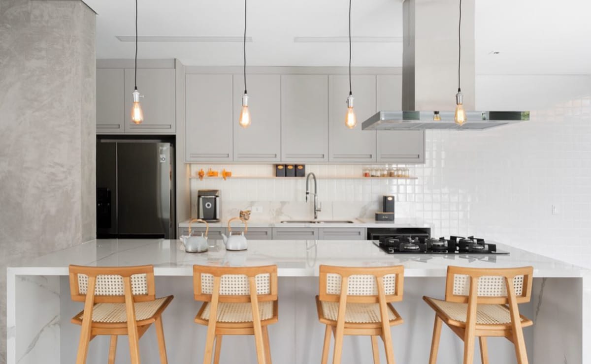 EM BREVE - Lançamento - Banqueta Catarina